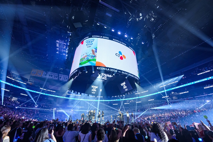 presscenter_cjenm_kconla_260817_03-1.jpg